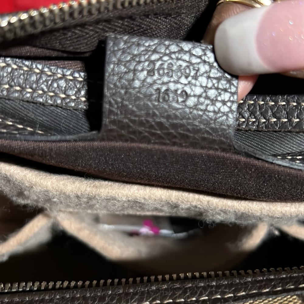 Authentic GUCCI Duffle Bag GG  Leather/wallet  Gucci Vintage Wallet/ small spot! - Picture 7 of 16